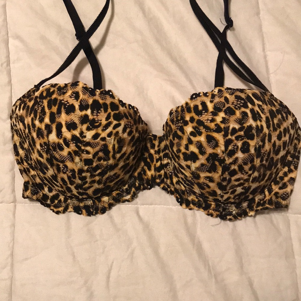 Victoria’s Secret Pink leopard Date night bra
